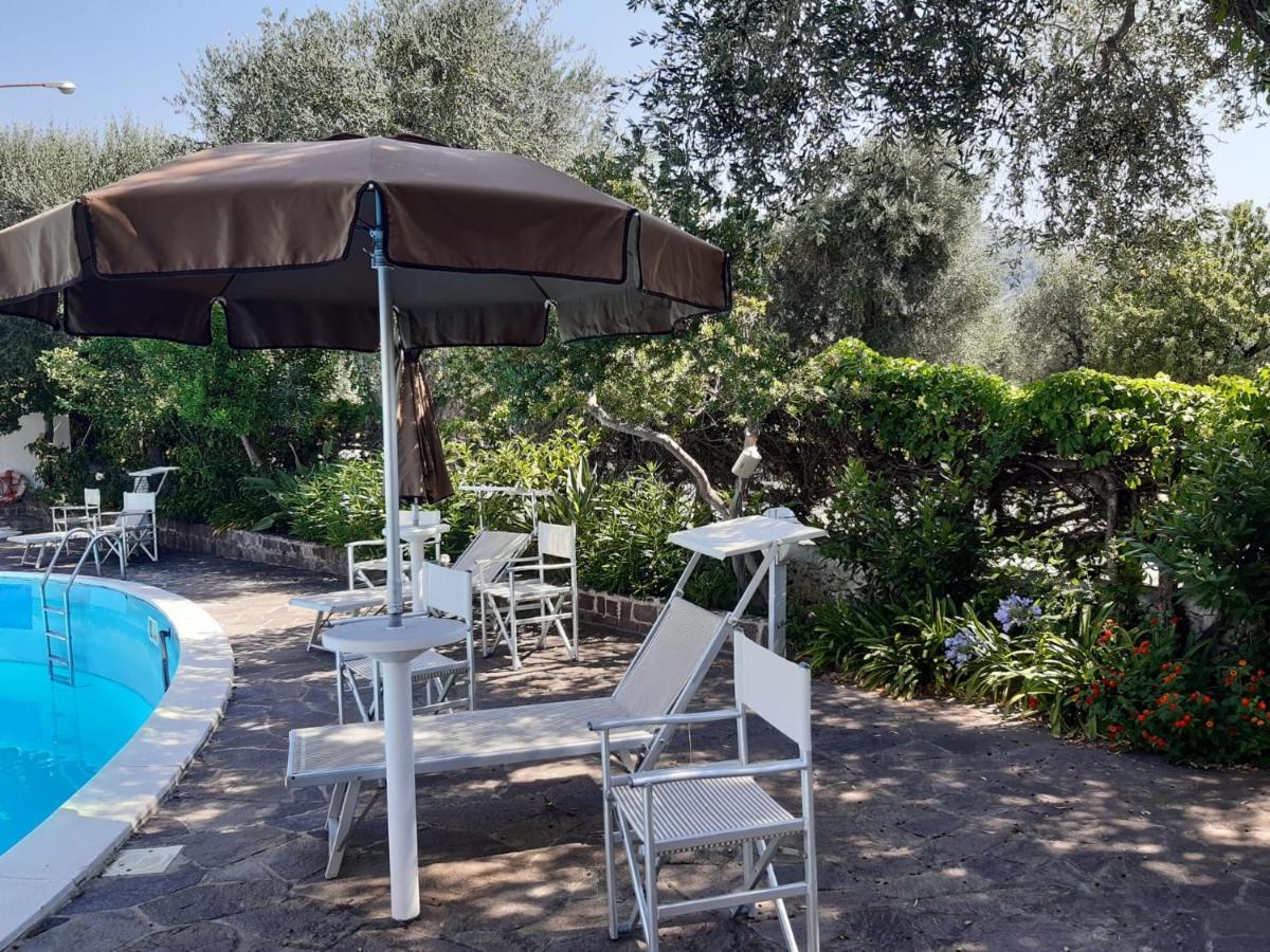 Hotel Apeneste Матината Екстериор снимка