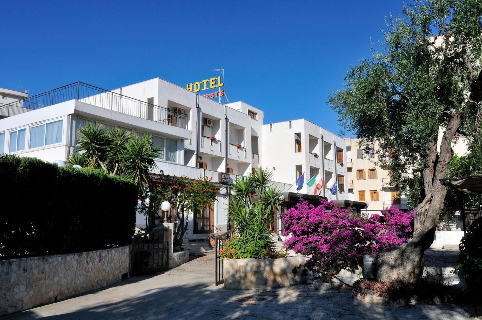 Hotel Apeneste Матината Екстериор снимка
