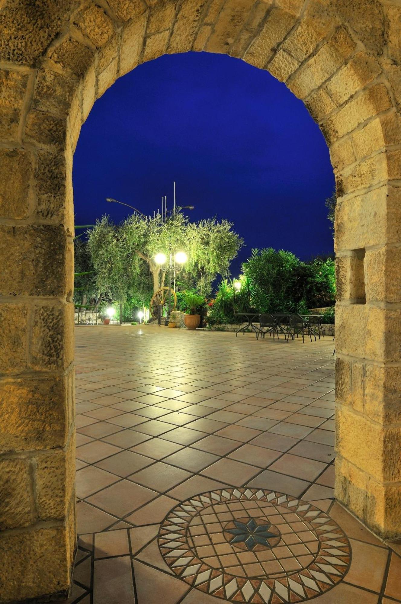 Hotel Apeneste Матината Екстериор снимка
