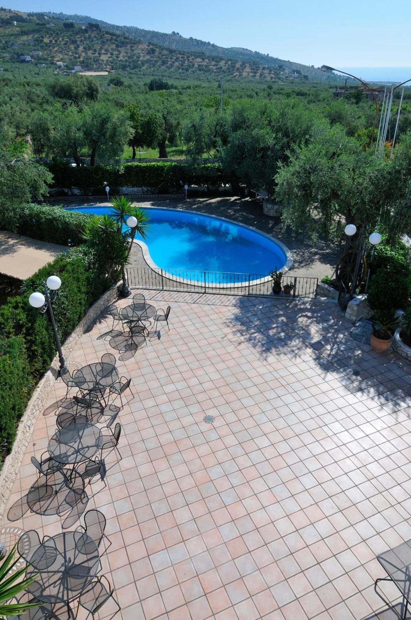 Hotel Apeneste Матината Екстериор снимка