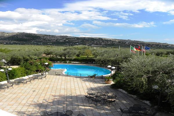 Hotel Apeneste Матината Екстериор снимка