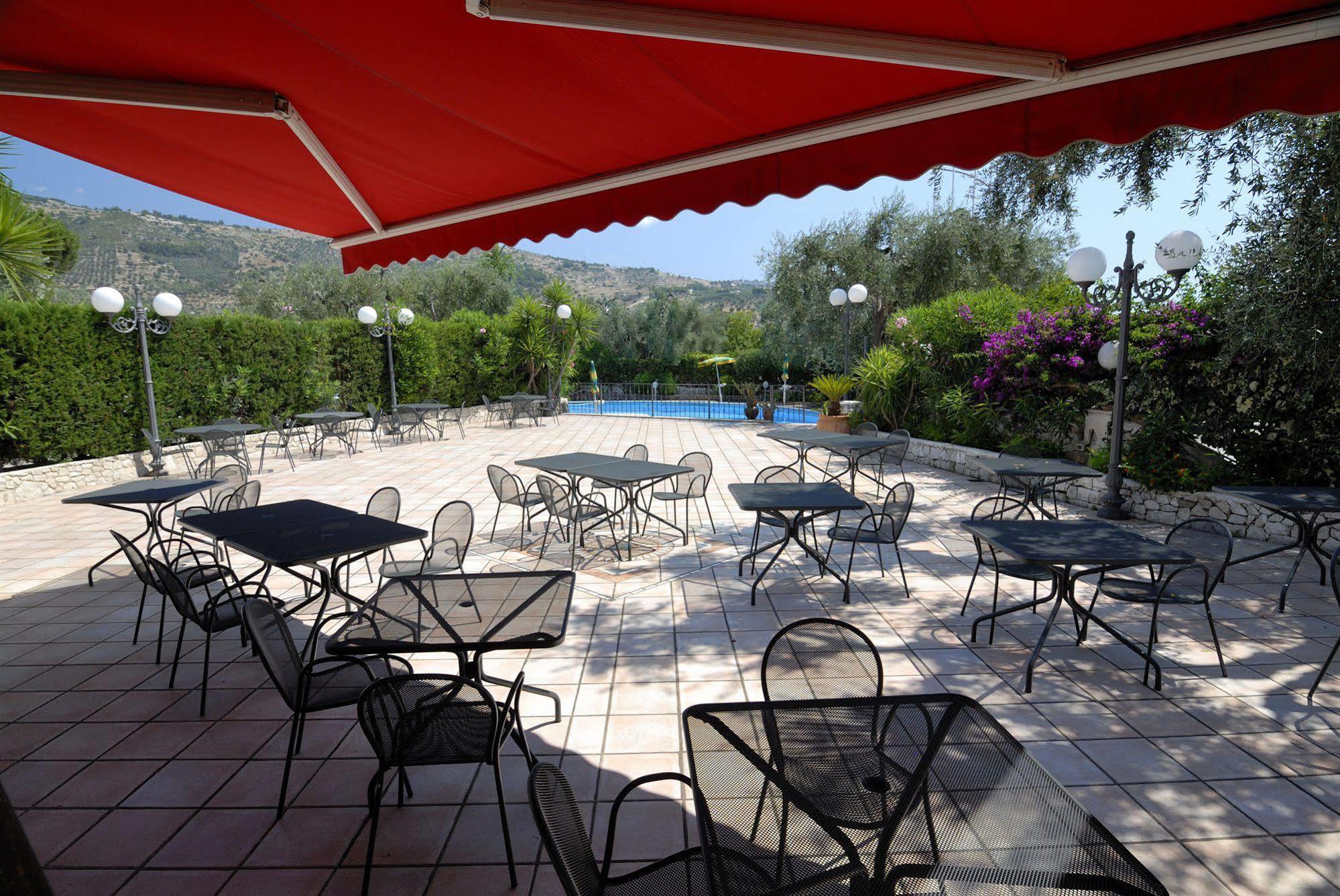 Hotel Apeneste Матината Екстериор снимка