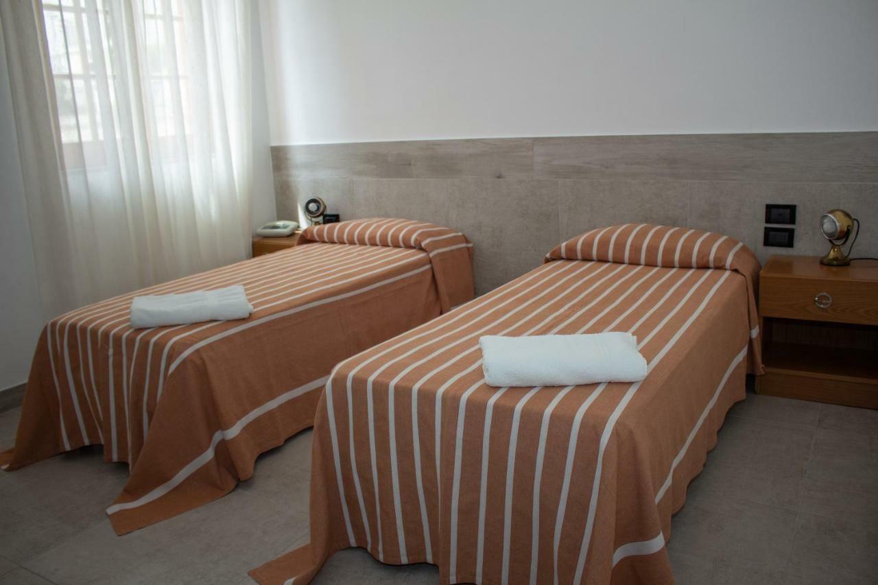 Hotel Apeneste Матината Екстериор снимка
