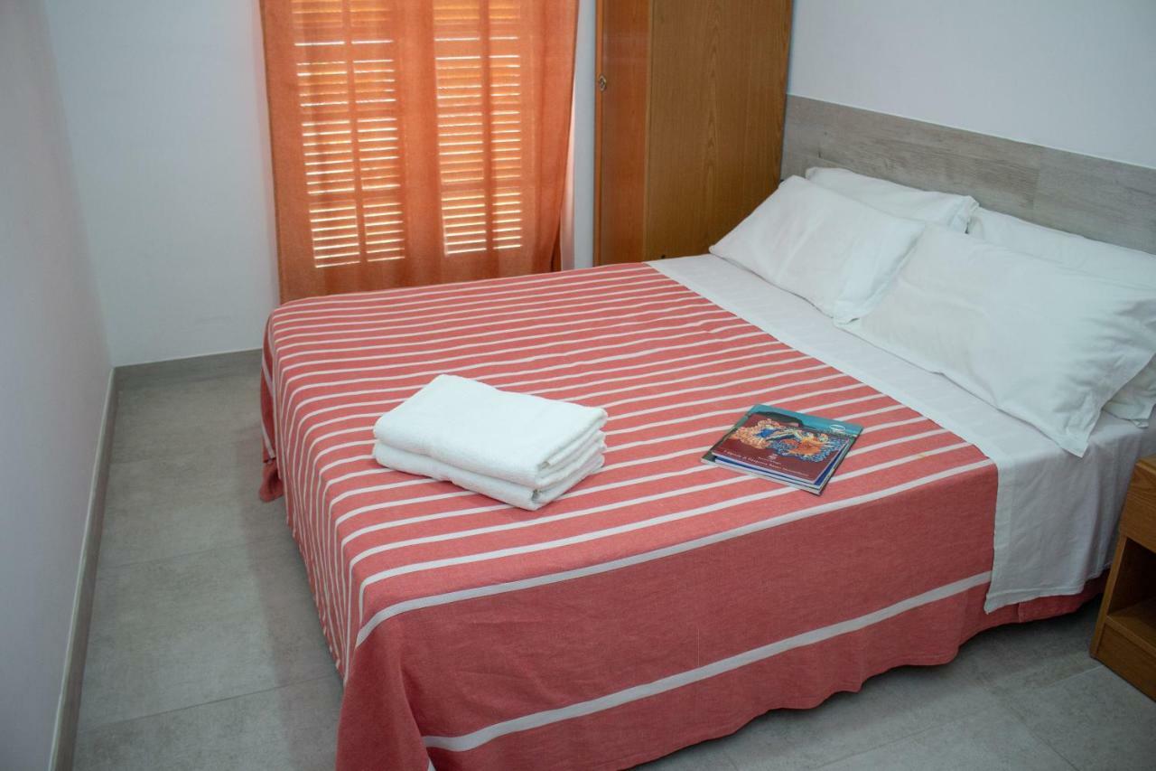 Hotel Apeneste Матината Екстериор снимка