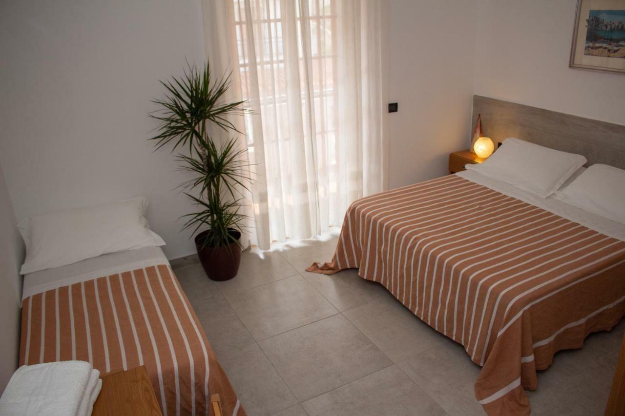 Hotel Apeneste Матината Екстериор снимка