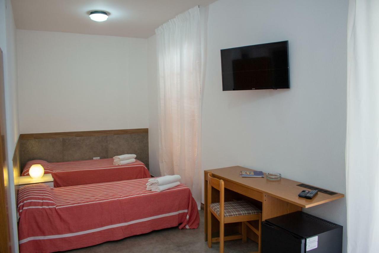 Hotel Apeneste Матината Екстериор снимка
